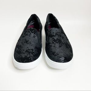 Munro Lulu Slip-On Sneaker in Black Snake Print Leather size 5 M